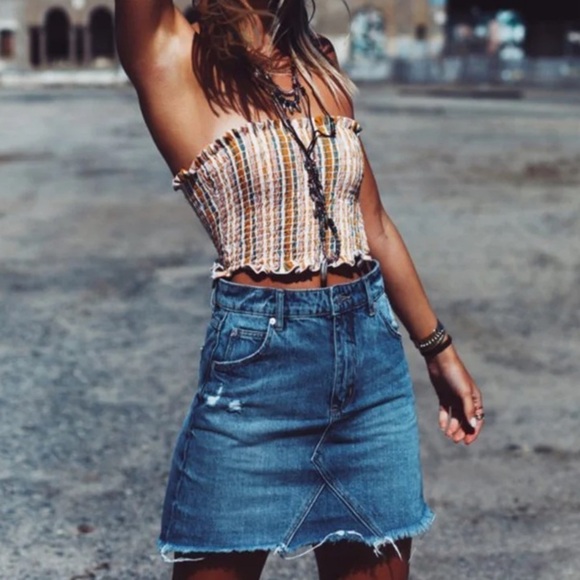 ROLLA’S Claudia Skirt. Raw hem distressed jeans skirt. Size 26